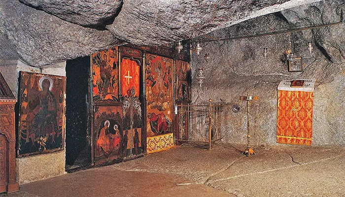 Patmos Adası'ndaki Kıyamet Mağarası.