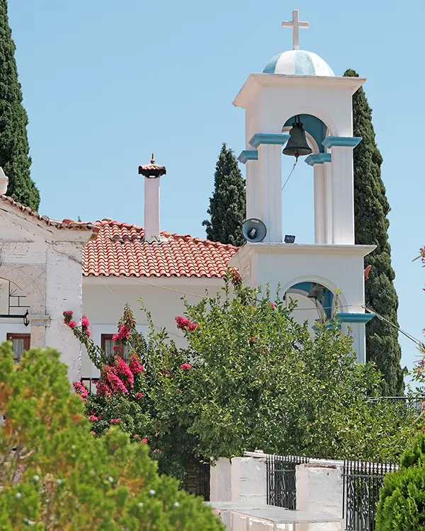 Samos adasındaki Panagia Spiliani Manastırı'nı ziyaret edin.